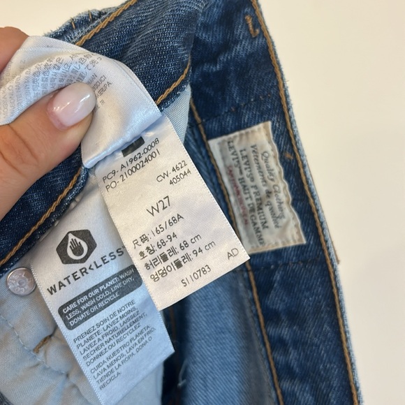 Levi’s denim shorts - Picture 4 of 4